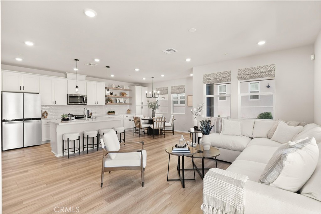 1142 Brush Creek