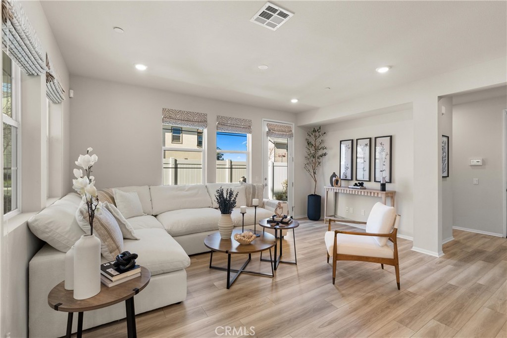 1142 Brush Creek