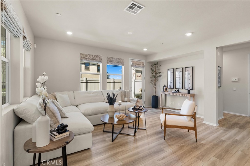1142 Brush Creek