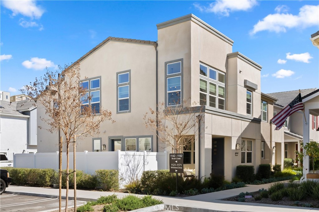 1142 Brush Creek