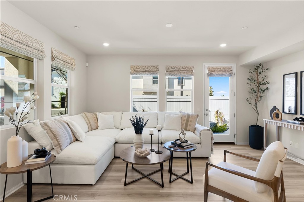 1142 Brush Creek