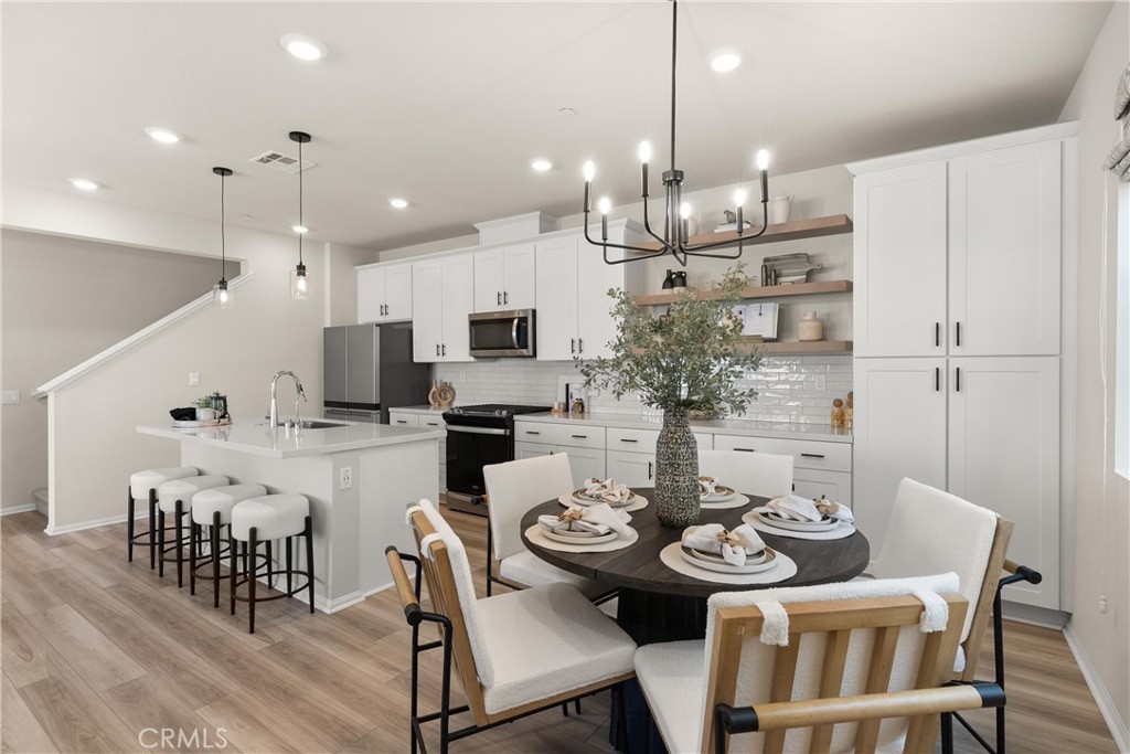 1142 Brush Creek