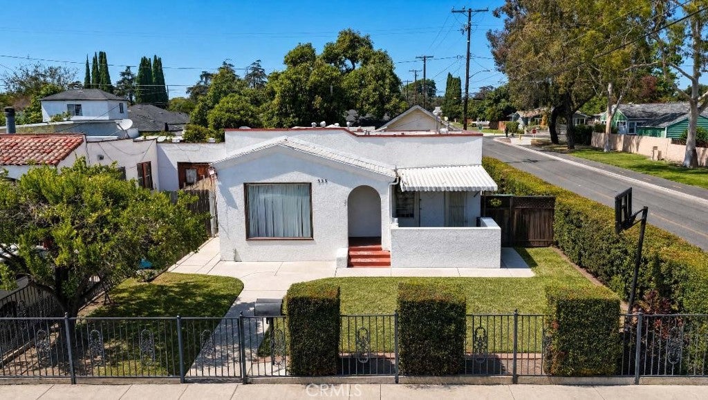 335 Beverly PL