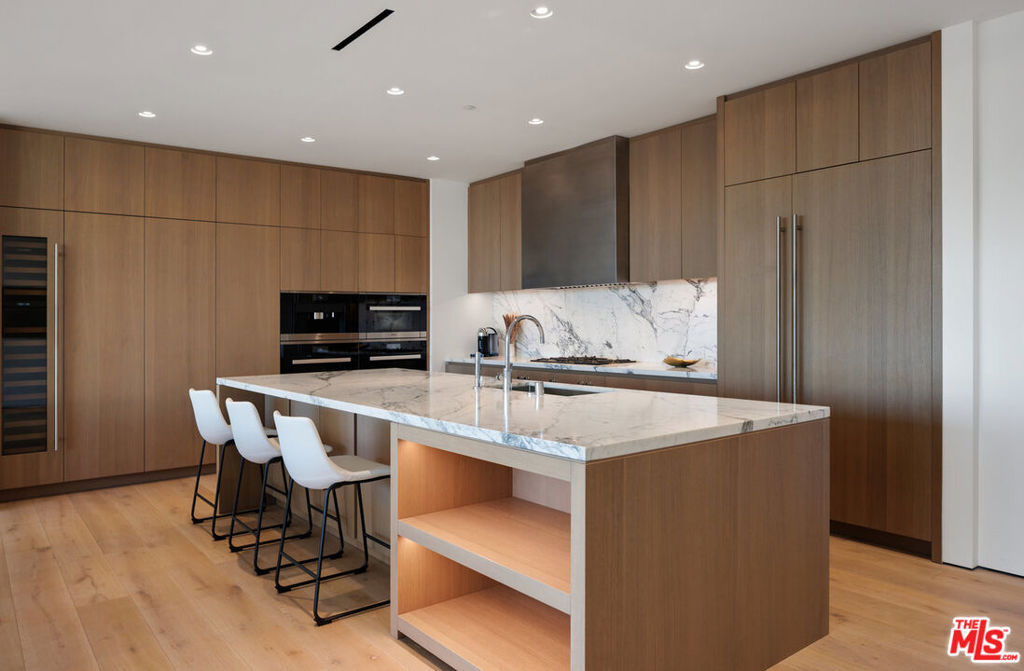 8899 Beverly Boulevard 6G