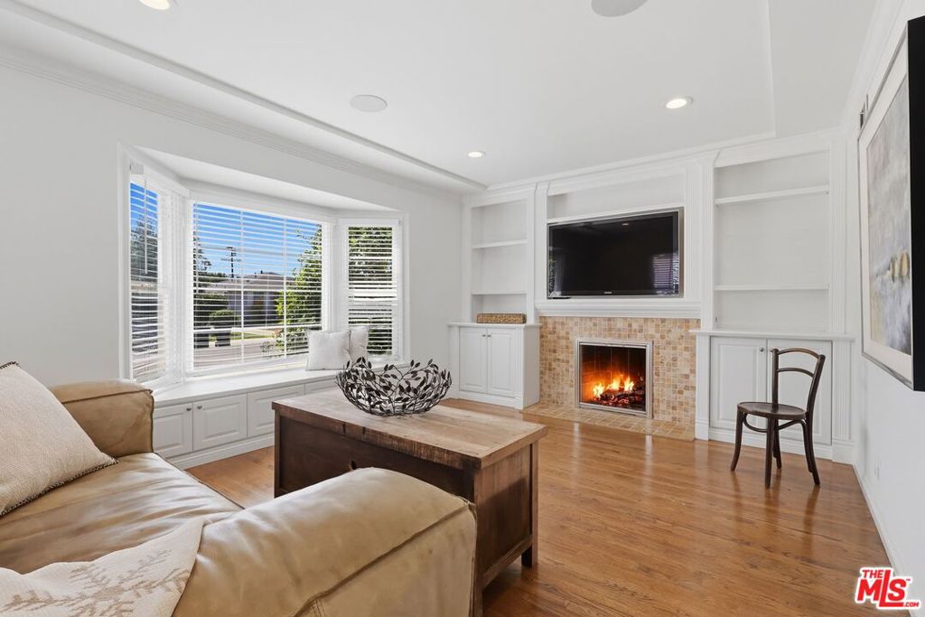 8344 Kenyon Avenue, Los Angeles CA 90045