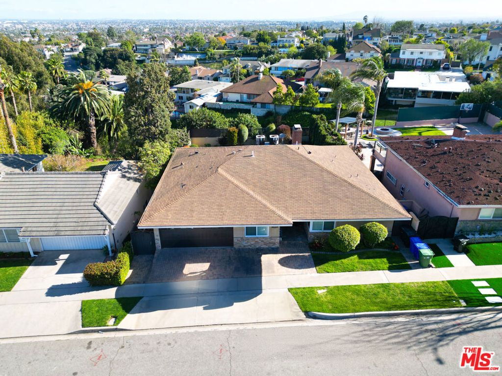 Photo of 4028 Kenway Avenue, View Park, CA 90008 (MLS # 25602245)