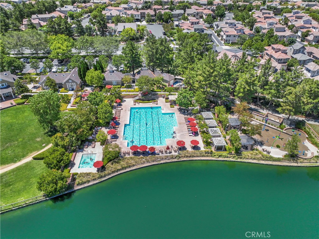 28549 Oakhurst Way