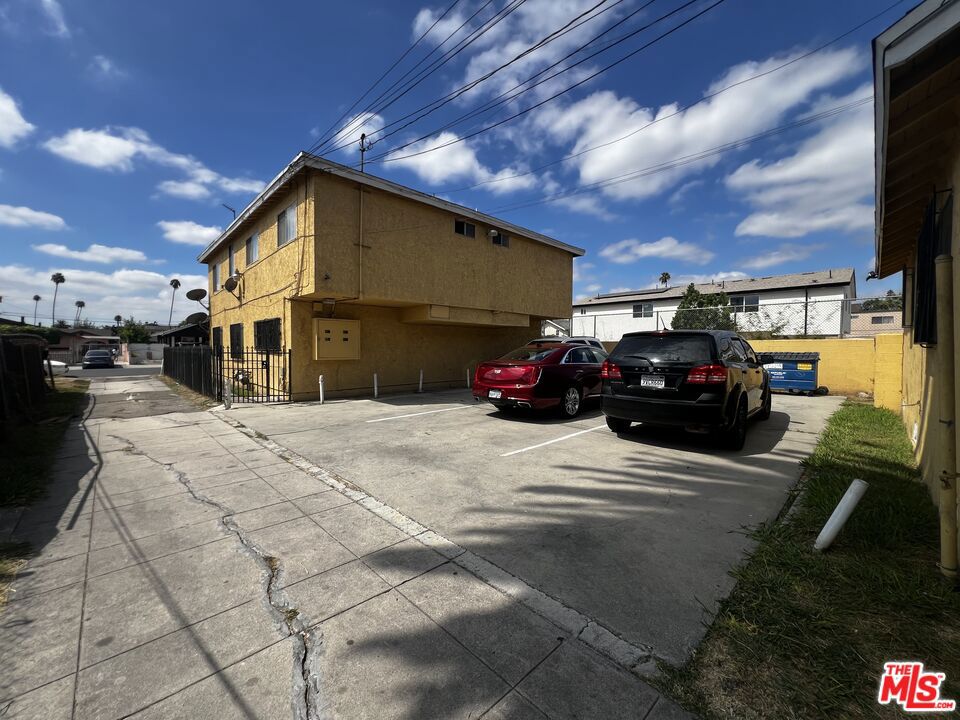 639 W 80th Street