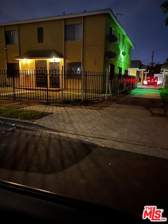 639 W 80th Street