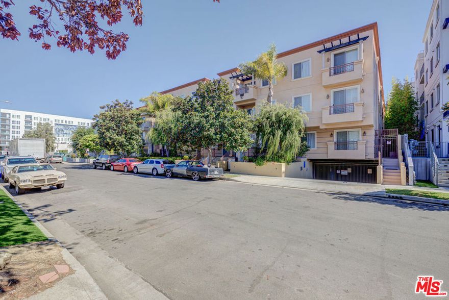 Available now! First floor unit. Welcome to 1444 S Point View #103 - an incredibly beautiful, spacious 2 bed 2 bath in the heart of the Faircrest Heights/Picfair Village area. This unit has been remodeled from top to bottom - every detail is meticulously designed with high end finishes. The unit has all of the bells & whistles you need - IN UNIT laundry, 2 on site (indoor) parking spots, central AC/Heat, stove/oven, microwave, fridge/freezer, etc. The master bedroom has a huge walk in closet and en suite bathroom. The second bedroom is generously sized as well with a nice bathroom. The building is a very well maintained complex as well. Great area - very close to everything you need - schools, restaurants, places of worship, etc.