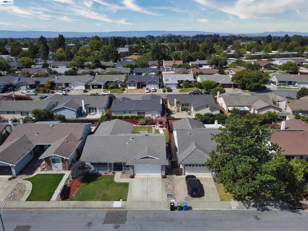 35831 Caxton Pl