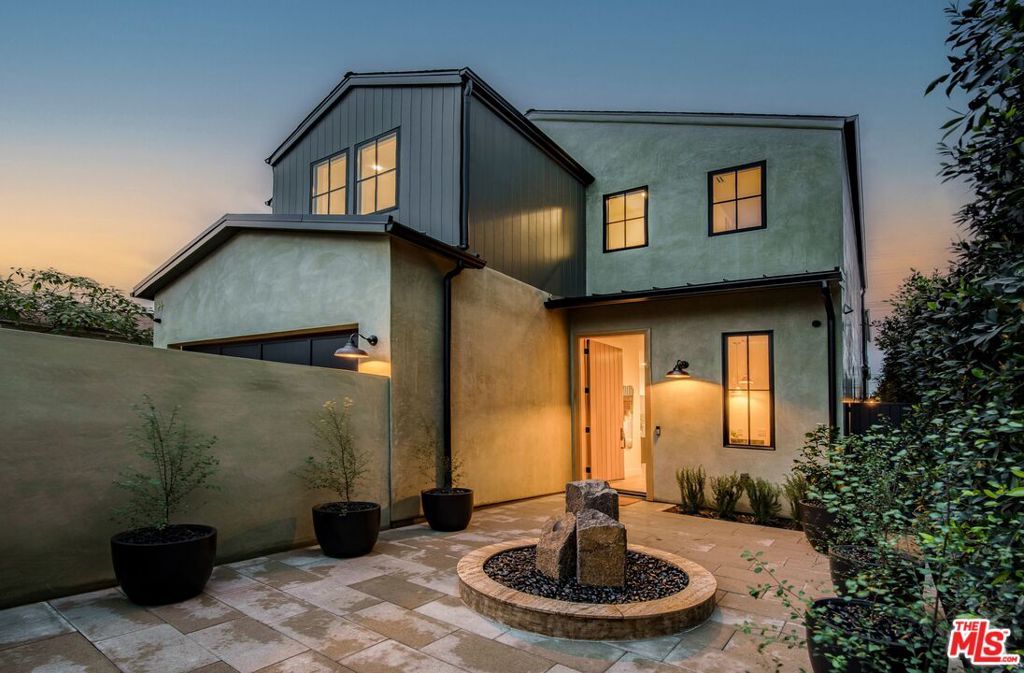 Photo of 1016 Palms Boulevard, Venice, CA 90291 (MLS # 26660411)