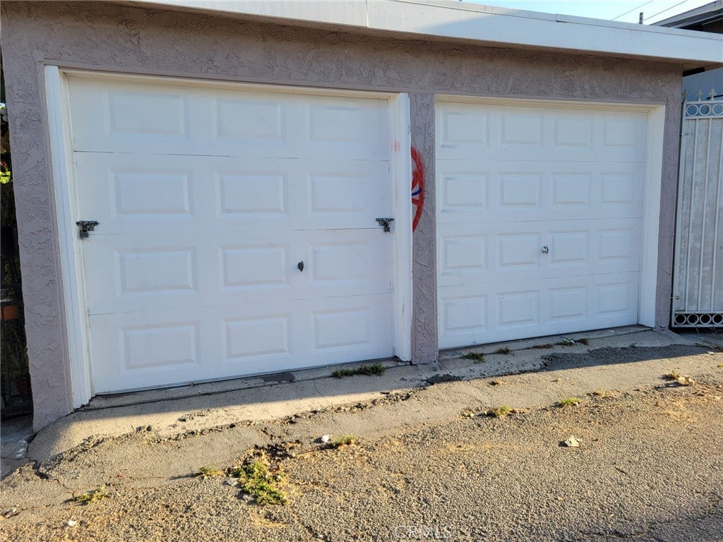 2222 W Olympic