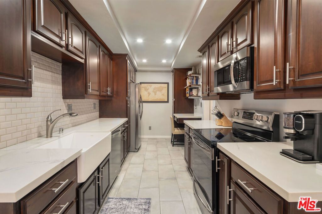 Photo of 1221 N Kings Road #104, West Hollywood, CA 90069 (MLS # 25597041)