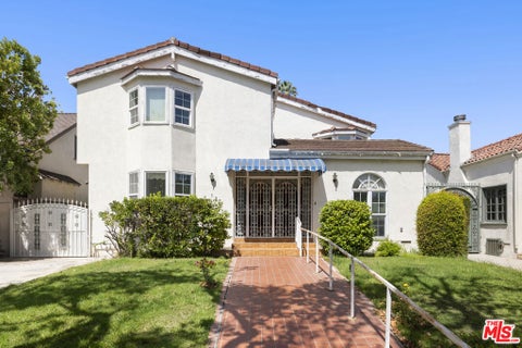 Photo of 127 S Poinsettia Place, Los Angeles, CA 90036 (MLS # 26870285)