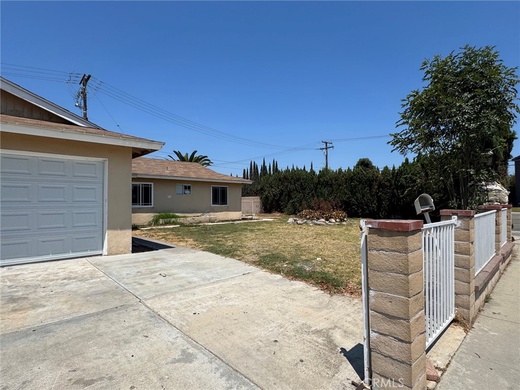 8961 Emerald Avenue