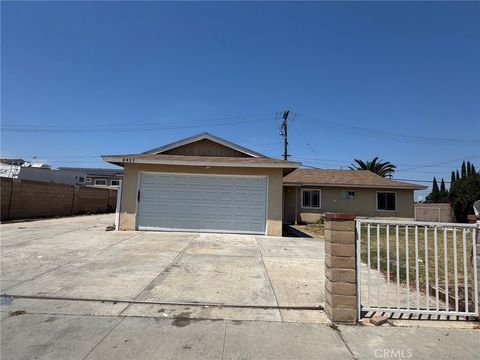 Photo of 8961 Emerald Avenue, Westminster, CA 92683 (MLS # OC25183370)
