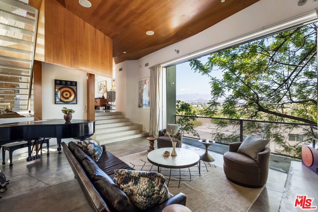 Properties 1 3813 Ronda Vista Place
