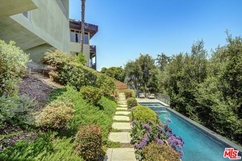 3813 Ronda Vista Place Los Angeles CA 90027