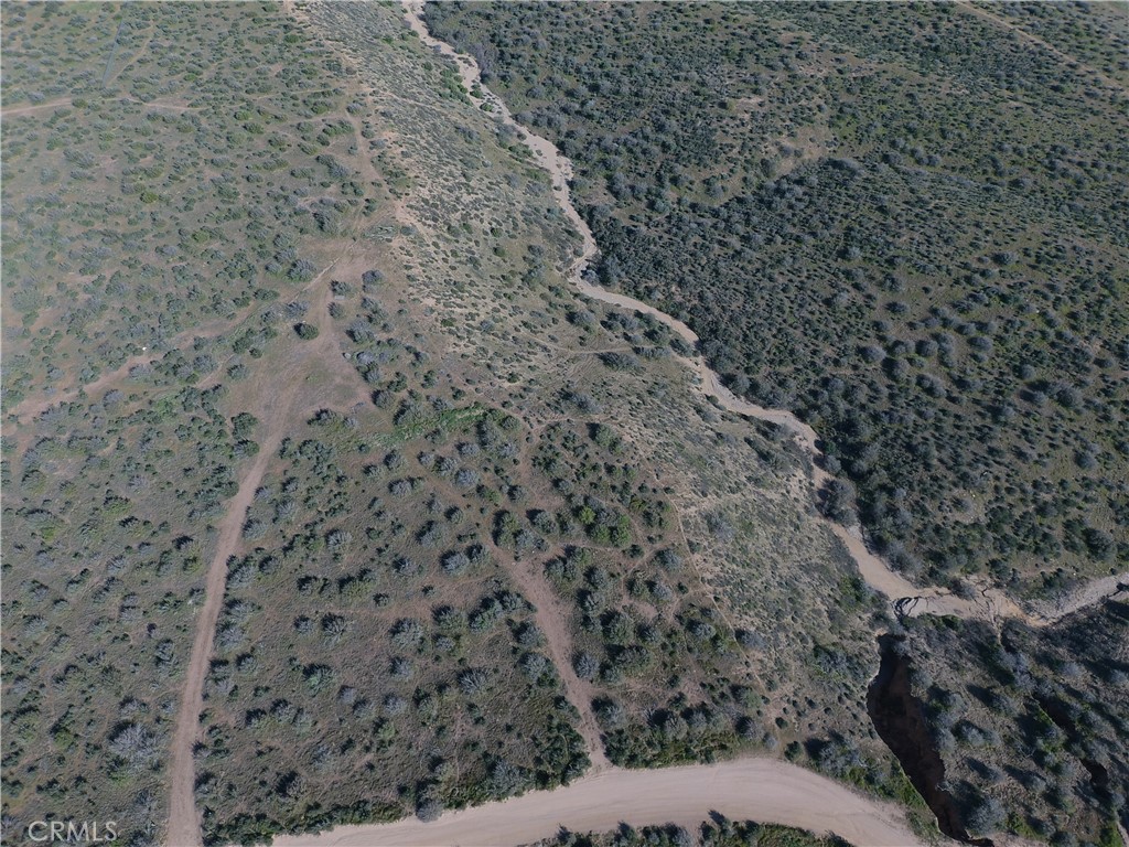 0 White Road