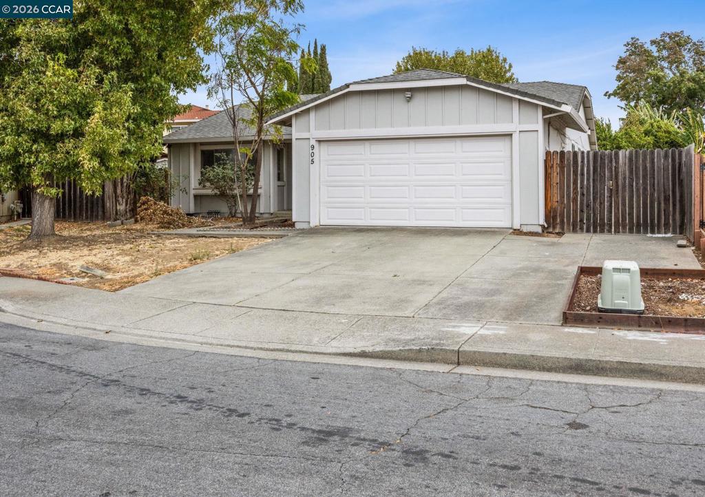 905 Heron Dr