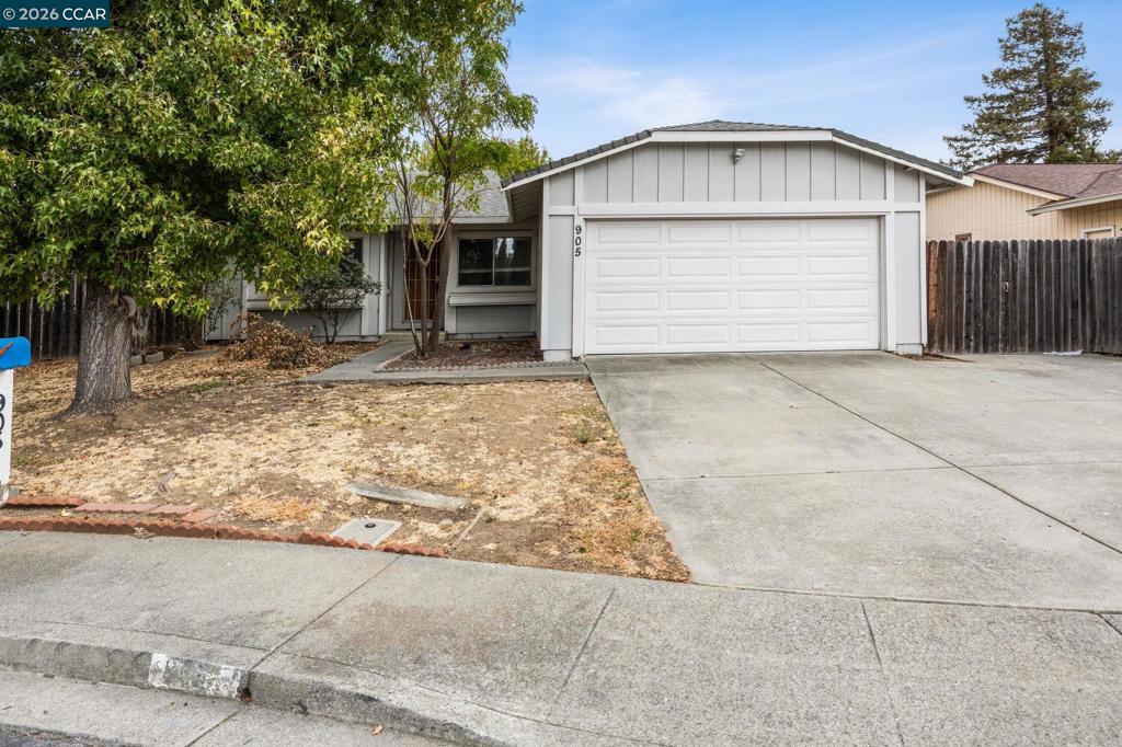 905 Heron Dr