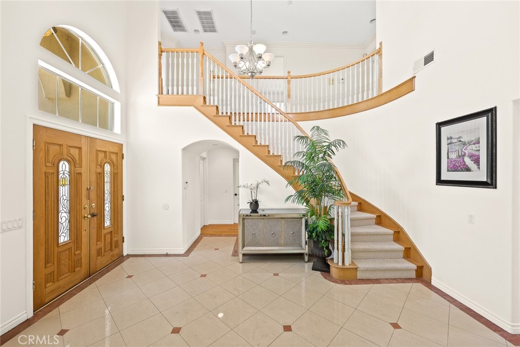 405 El Monte Street