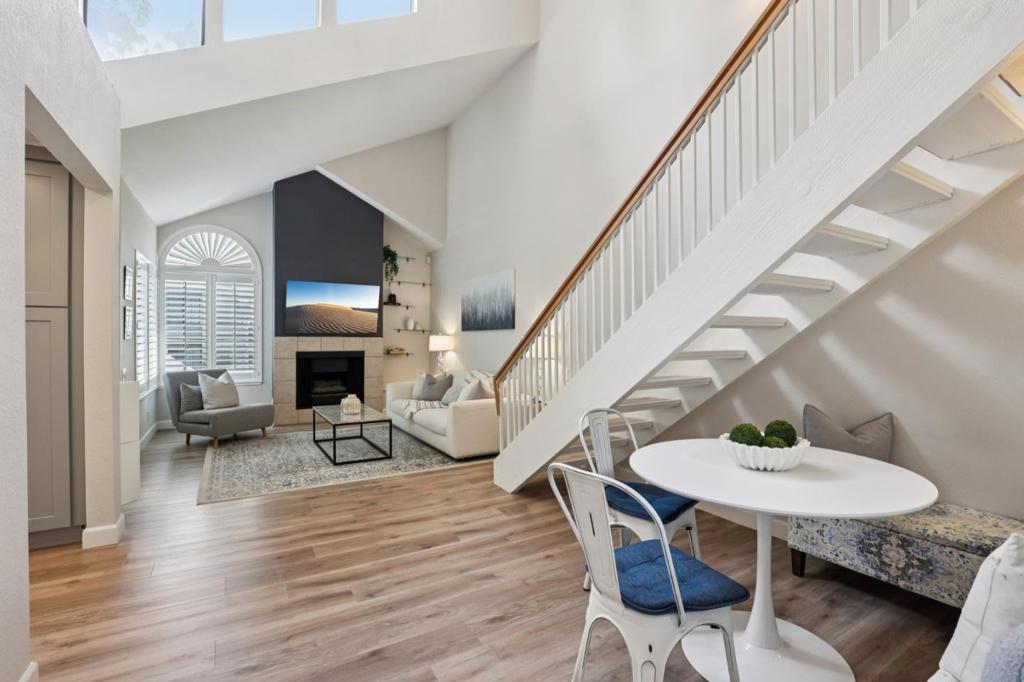 2890 Buena Crest Court