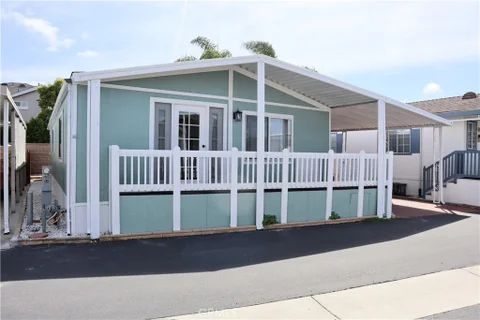 5200 Heil Avenue Unit 60, Huntington Beach, CA 92649 - MLS#: SB26086322