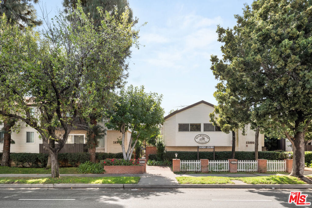 Charming 2-bedroom, 2-bath apartment for lease in the heart of Van Nuys, CA. This spacious unit features a private balcony with a view, perfect for relaxing. Enjoy the convenience of a community pool to unwind on warm days. Ideally located with easy access to local shops, restaurants, and major highways. Don't miss the chance to call this place home!