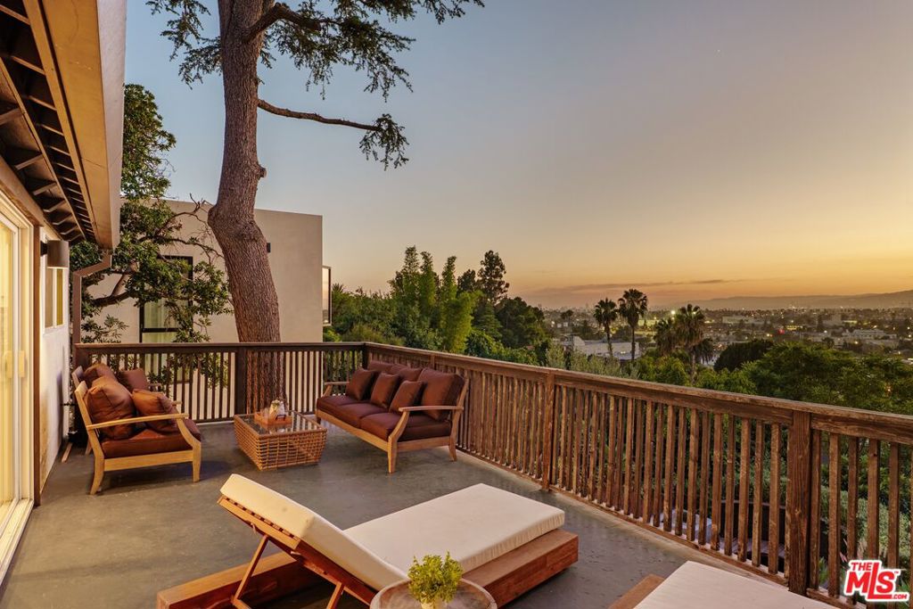937 Lucile Avenue, Los Angeles CA 90026