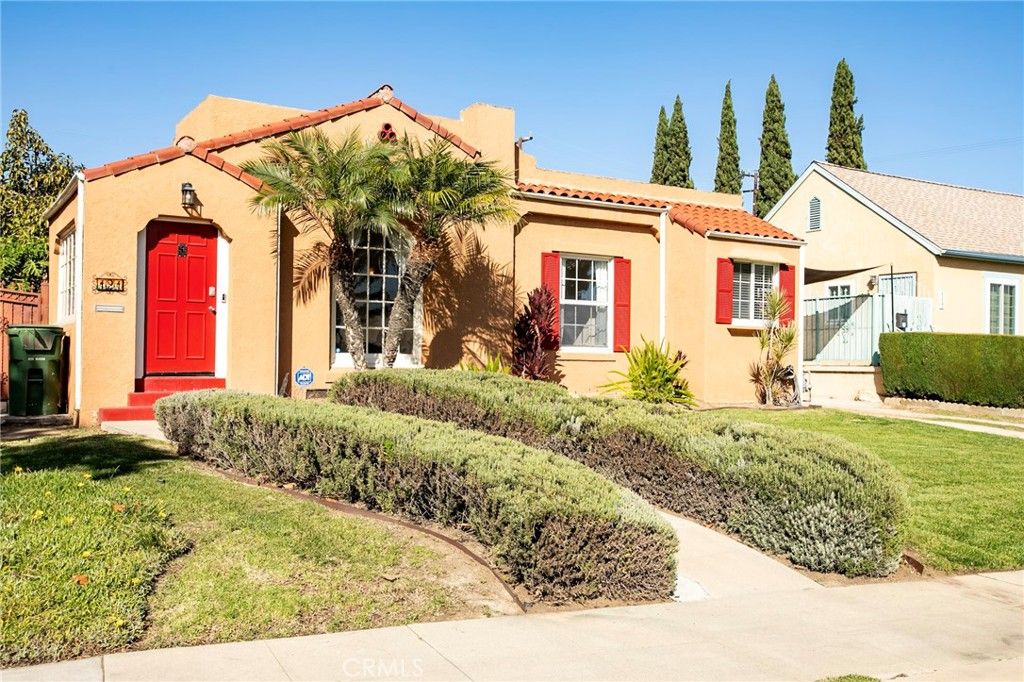 Photo of 121 W Fairview Blvd, Inglewood, CA 90302 (MLS # PW25246519)