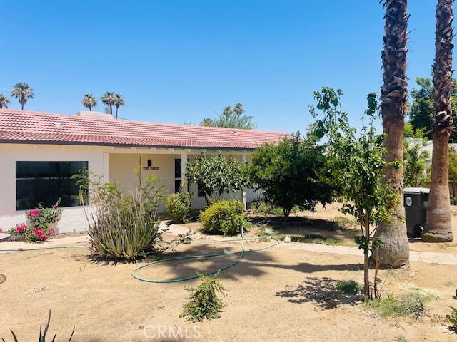 Enjoy breathtaking mountain views from this fully remodeled 2-bedroom home with a den and one bathroom.
This property features a large front yard and a fenced backyard, as well as ample parking spaces.
Perfectly situated in the heart of Palm Desert, it's within walking distance to Palm Desert Park, offering a host of amenities including the Civic Center with an Aquatic Center, Dog Park, baseball and soccer fields, basketball, tennis & pickleball courts, picnic areas, a children's playground, and an amphitheater. Nearby conveniences include City Hall, the Senior Center, Family YMCA, and a gymnasium. Also close by are College of the Desert and Eisenhower Medical Center.
The unit has undergone a complete remodel with brand-new appliances including a refrigerator, microwave, and stove. It boasts tile flooring, fresh paint, a new kitchen and bathroom, new AC unit, new blinds, and updated hardware and ceiling fans.