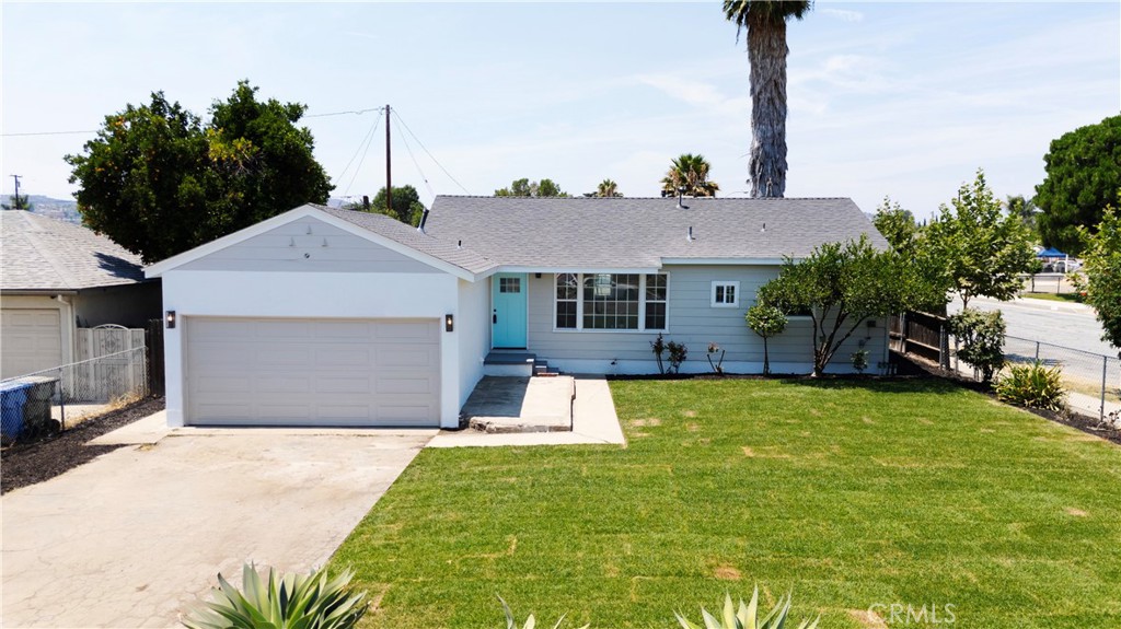 Beautifully Remodeled 4-Bedroom Home in Pomona!
Welcome to this stunning 4-bedroom, 2-bathroom home nestled in a desirable Pomona neighborhood. This fully remodeled residence offers a bright and airy open floor plan, perfect for both everyday living and entertaining. Step inside to discover modern finishes throughout, including new flooring, recessed lighting, and an upgraded kitchen with sleek countertops and stainless steel appliances, Central A/C and Heat.
The spacious living and dining areas flow seamlessly, creating a warm and inviting atmosphere. Each bedroom is generously sized, and the updated bathrooms feature contemporary fixtures and finishes.
Outside, enjoy a beautifully manicured yard—ideal for relaxing, gardening, or hosting family gatherings. Conveniently located near schools, parks, shopping, and major freeways, this home is a true gem you don’t want to miss!