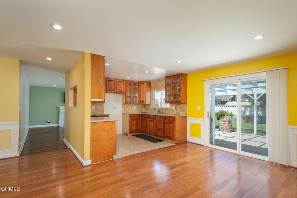 2207 Mariposa Street
