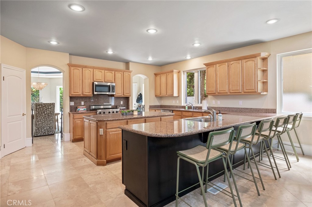 3210 N Ardmore Avenue