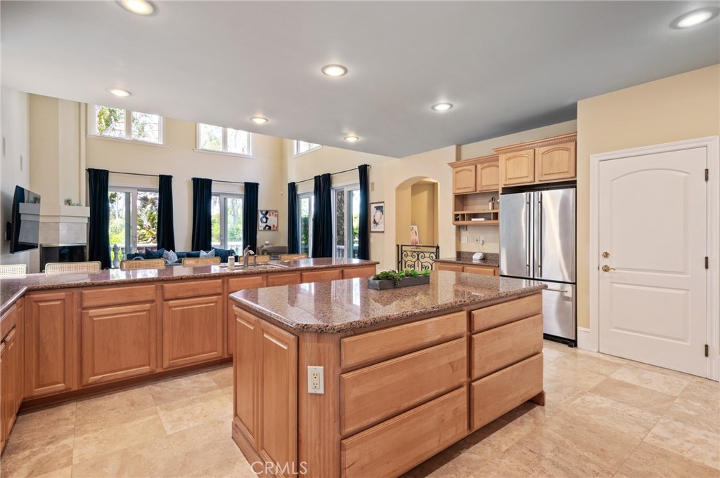 3210 N Ardmore Avenue