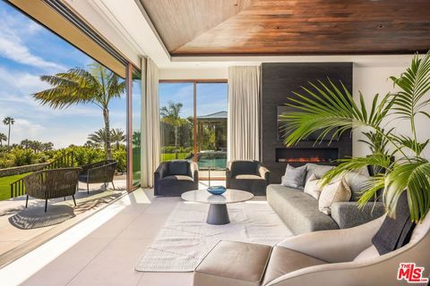 Photo of 11809 Ellice Street, Malibu, CA 90265 (MLS # 25556027)