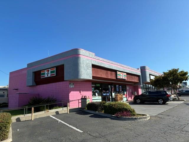 802 E Grand Avenue