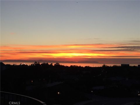 Photo of 1921 Yacht Colinia, Newport Beach, CA 92660 (MLS # NP26103110)