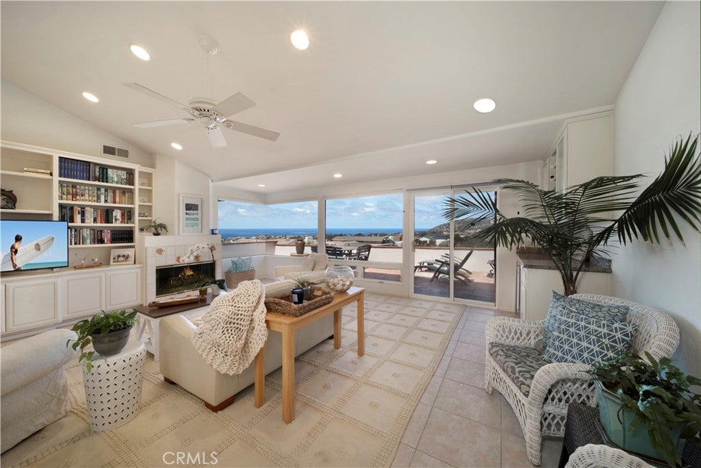 24101 Windward