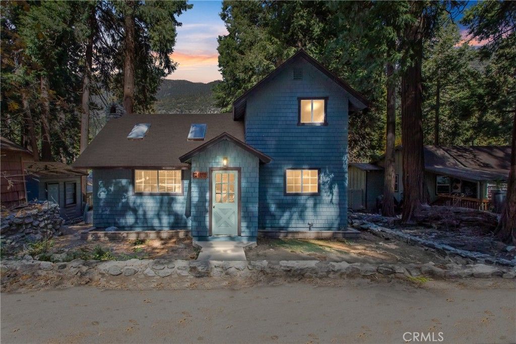 Photo of 40998 Pine Dr, Forest Falls, CA 92339 (MLS # IG25241942)