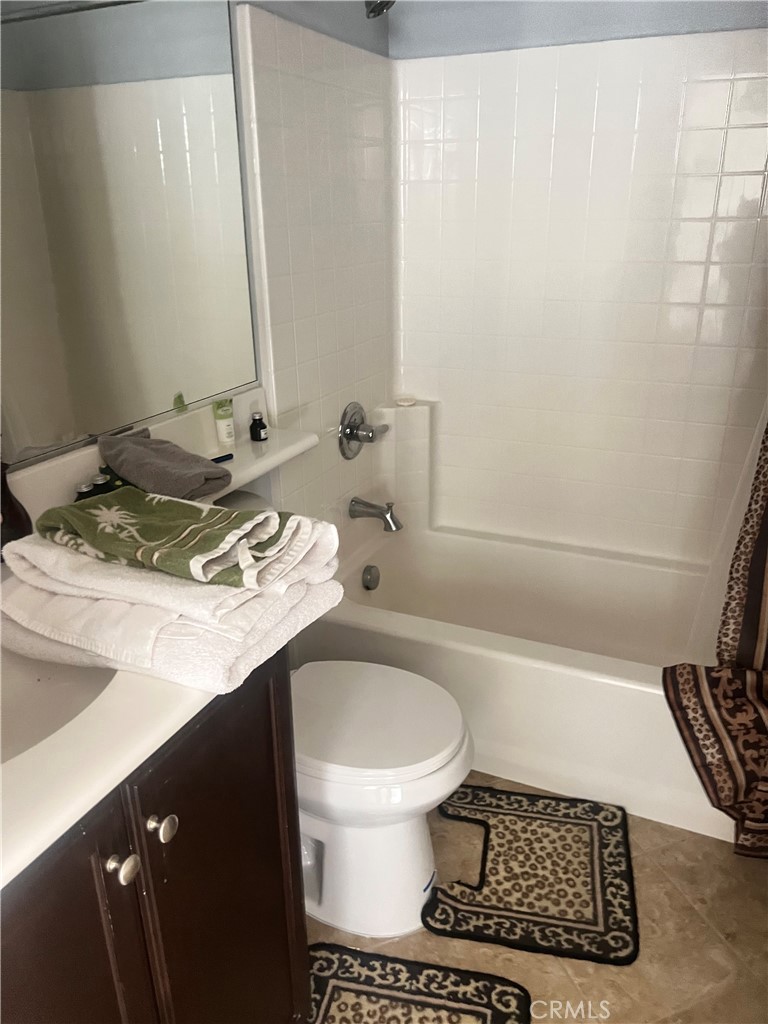 Latitudes South (LATS) - Residential Lease