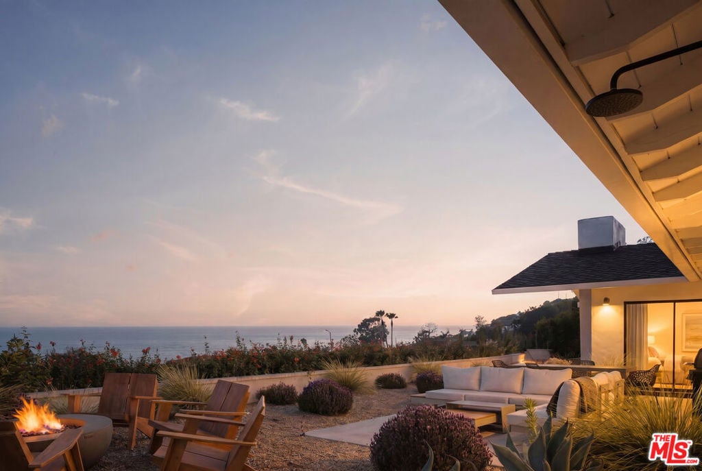 20374 Seaboard Road, Malibu CA 90265