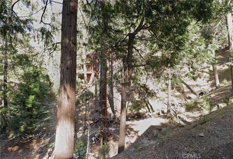 Photo of 24148 Cresta, Crestline, CA 92325 (MLS # SR26092104)