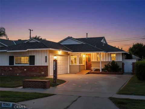 Photo of 13961 Cantlay Street, Van Nuys, CA 91405 (MLS # SR25251267)