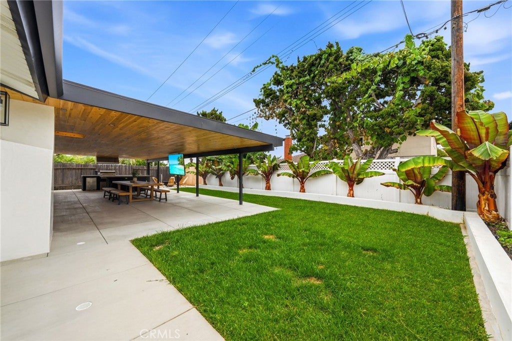 2732 Lorenzo, Costa Mesa CA 92626 - Photo 37
