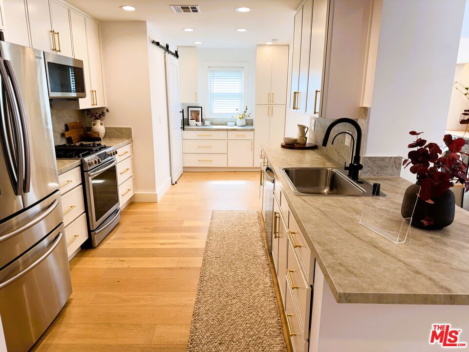 5873 W 74th Street