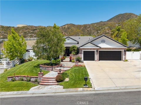Photo of 15263 Saddleback RD, Canyon Country, CA 91387 (MLS # SR26128596)