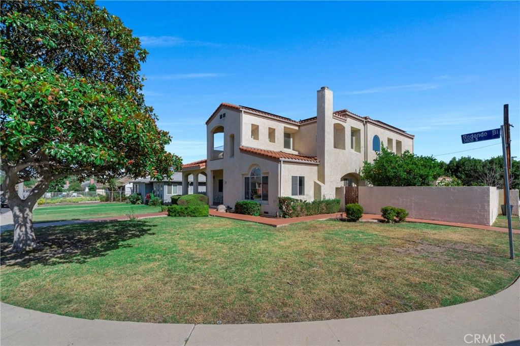 Photo of 3868 S Redondo Boulevard, Los Angeles, CA 90008 (MLS # SB25238241)